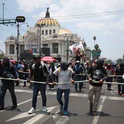 Professores mexicanos ameaçam interromper a Copa do Mundo por salários maiores