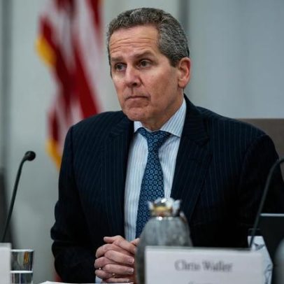 Barr alerta sobre riscos de relaxamento nas regras para bancos de Wall Street