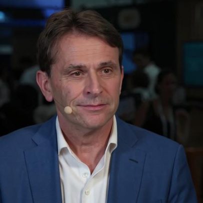 CEO da ASML comenta demanda por IA, data centers no espaço e Terafab de Musk