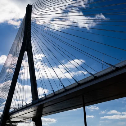 Atraso na Gordie Howe Bridge mostra como Trump impacta relações Canadá-EUA