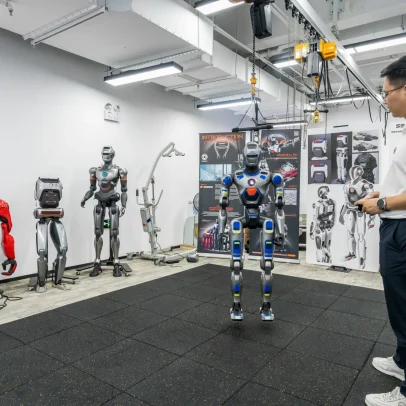 Fabricante de robôs humanoides EngineAI pode abrir IPO em Hong Kong