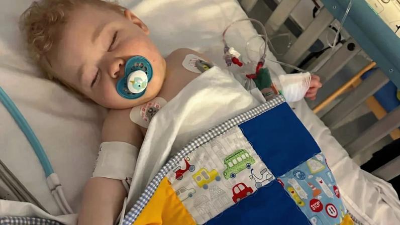 Finley em uma de suas inúmeras visitas aos hospitais — Foto: Arquivo Pessoal