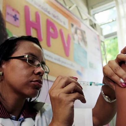 Inglaterra reduz mortes de jovens por câncer de colo do útero com vacina HPV