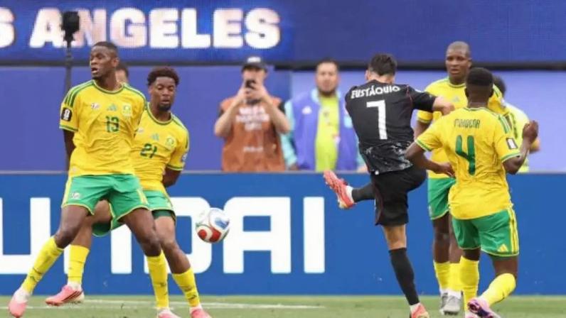 Eustáqui marcou o gol da classificação do Canadá sobre a África do Sul –