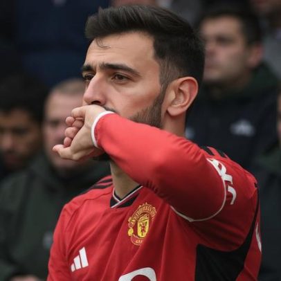 Bruno Fernandes emociona ao ver torcedora idosa vibrar com figurinha