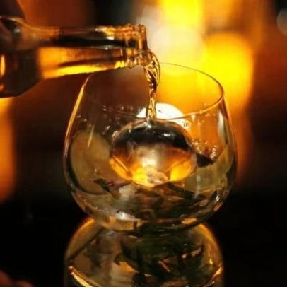 Estudo encomendado por Biden e barrado por Trump aponta risco de dose de álcool