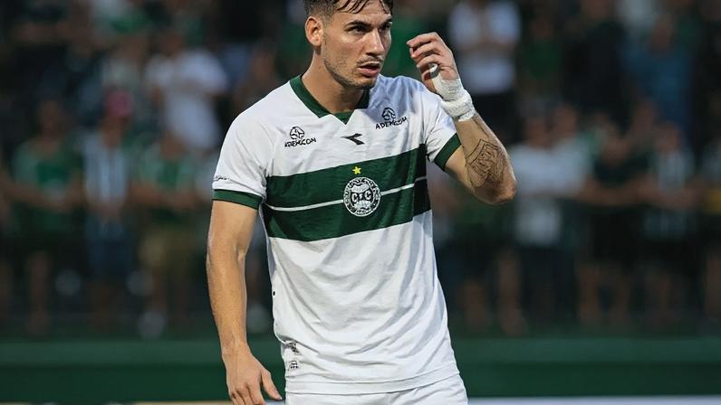 Uruguaio teve poucas chances no Fluminense –