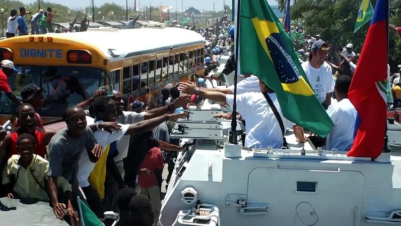 Seleção brasileira enfrentou Haiti em amistoso "Jogo da Paz", em 2004 — Foto: Arquivo CBF