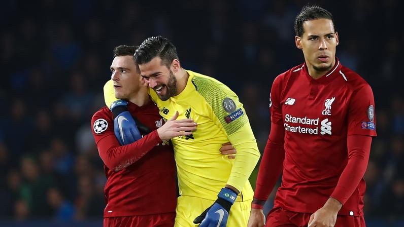 Alisson Robertson Liverpool Napoli — Foto: Reuters
