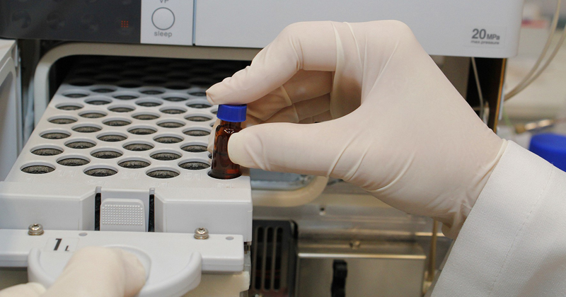 O trabalho faz parte de uma linha de pesquisa bastante ativa no Grupo de Nanomedicina e Nanotoxicologia da USP de São Carlos: Foto: Marcos Santos / USP Imagens