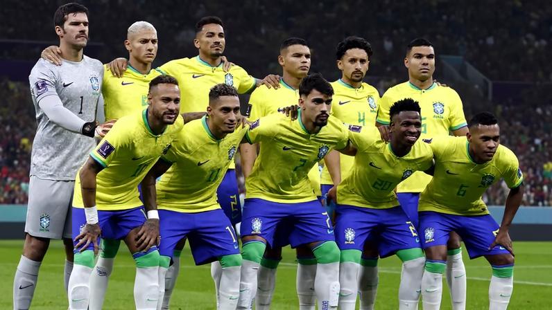 Time do Brasil na estreia da Copa de 2022. Apenas Thiago Silva, Neymar e Richarlison não serão titulares — Foto: Reuters