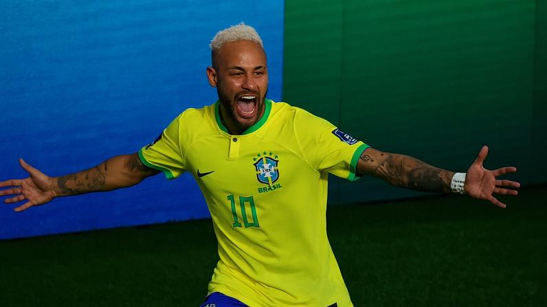 Neymar comemora seu gol contra a Croácia na Copa do Mundo de 2014