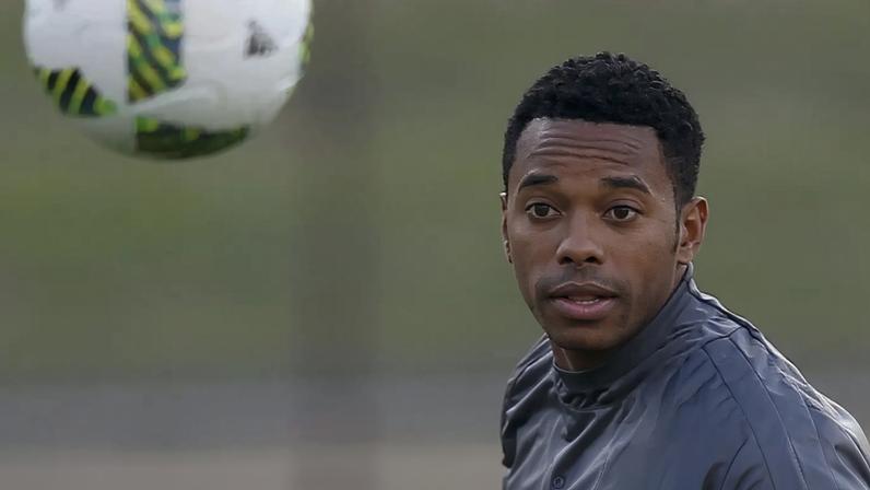 Atacante Robinho durante treino do Guangzhou Evergrande 15/12/2015 REUTERS/Toru Hanai