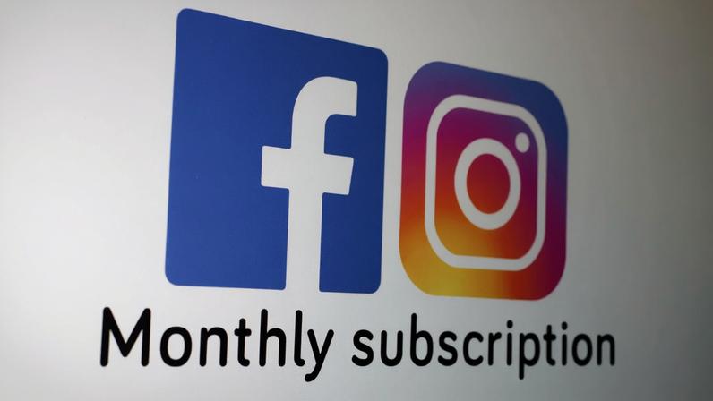 Logos do Facebook e Instagram e palavras "assinatura mensal" em ilustração 19/01/2023 REUTERS/Dado Ruvic/Ilustração/Arquivo