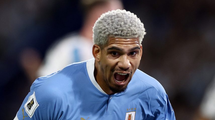 Ronald Araujo comemora gol do Uruguai contra a Argentina — Foto: Agustin Marcarian/Reuters