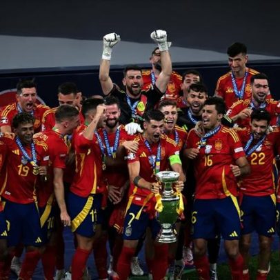 Coincidências com 2010 e Mourinho elevam esperanças da Espanha no título