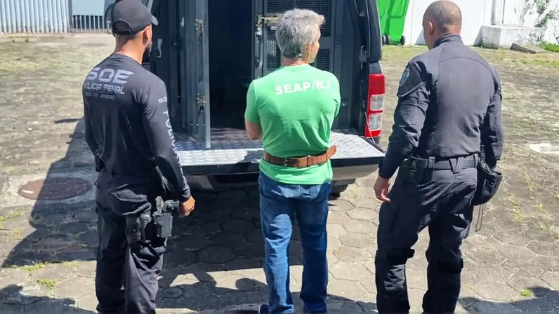 Rogério Andrade no início da transferência para o Presídio Federal de Campo Grande. Foto: Seap-RJ/Divulgação