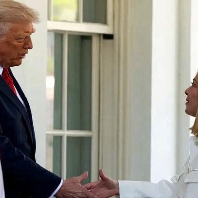 Trump afirma que Meloni implorou por foto; ela nega