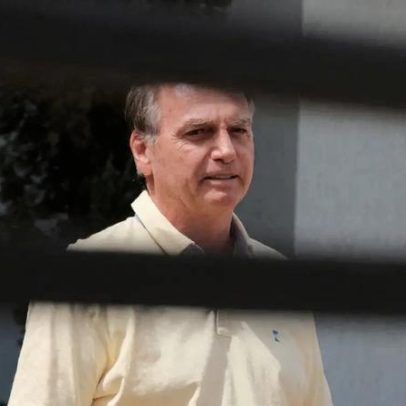 Defesa de Bolsonaro afirma arma era regular e mantém prisão domiciliar