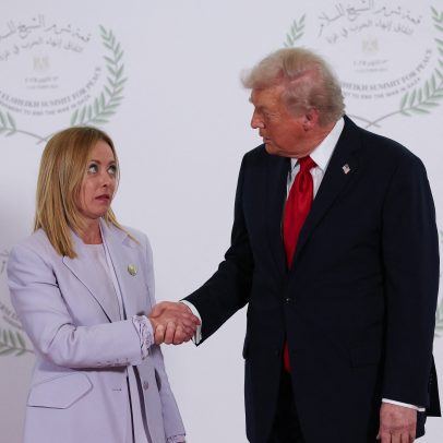 Trump diz que Meloni implorou por foto; premiê nega acusações