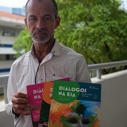Do lixo ao livro: obra criada sem teclado com materiais reciclados