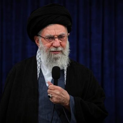 Irã anuncia início do funeral de Ali Khamenei em 4 de julho e sepultamento em 9