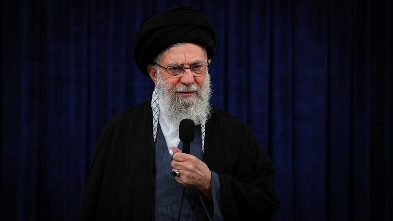 Foto de arquivo: o líder supremo do Irã, aiatolá Ali Khamenei, discursa em 9 de fevereiro de 2026 — Foto: WANA via Reuters