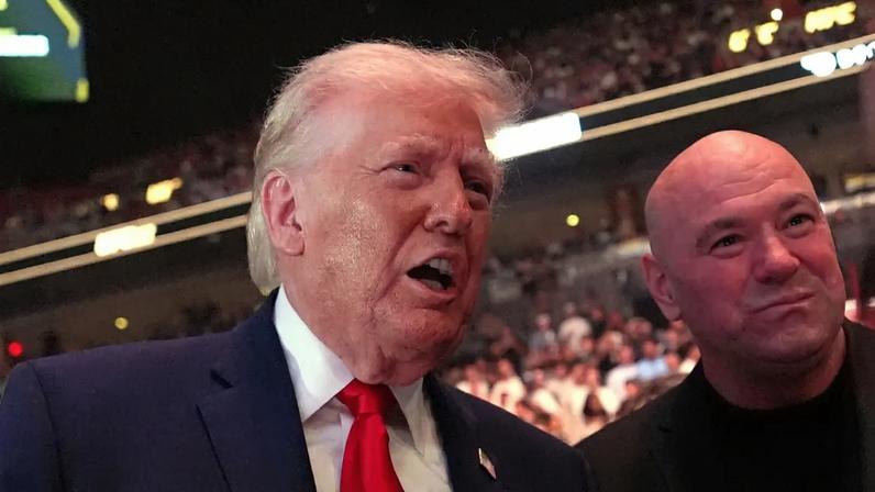 Donald Trump e Dana White em luta recente do UFC (Foto: Julia Demaree Nikhinson/Pool via REUTERS)