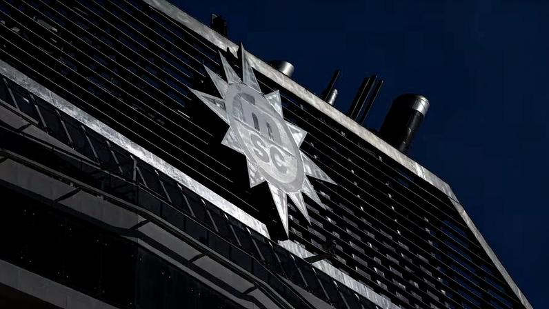 O logotipo da MSC no navio de cruzeiro ' MSC Euribia', atracado no Grand Harbour em Valletta, Malta, em 4 de maio de 2026