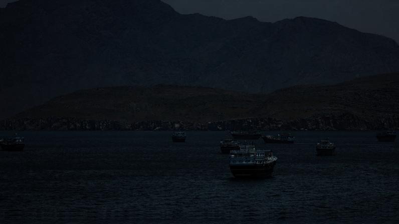 Embarcações no Estreito de Hormuz, Musandam, Omã 8 de maio de 2026 REUTERS/Stringer/ PROIBIDA REPRODUÇÃO.
