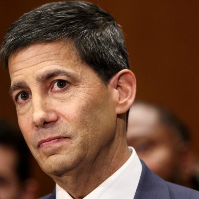 Mercado acompanha tom de Warsh na estreia como presidente do Fed