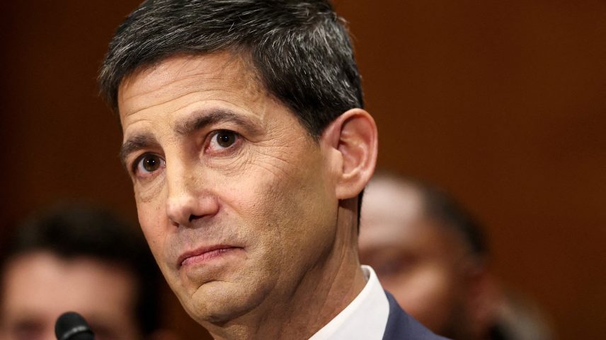 Kevin Warsh, nomeado por Donald Trump para presidir o Federal Reserve, em foto de 21 de abril de 2026 — Foto: Reuters/Kevin Lamarque