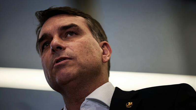 Senador Flávio Bolsonaro, em Brasília, 19 de maio de 2026. REUTERS/Mateus Bonomi
