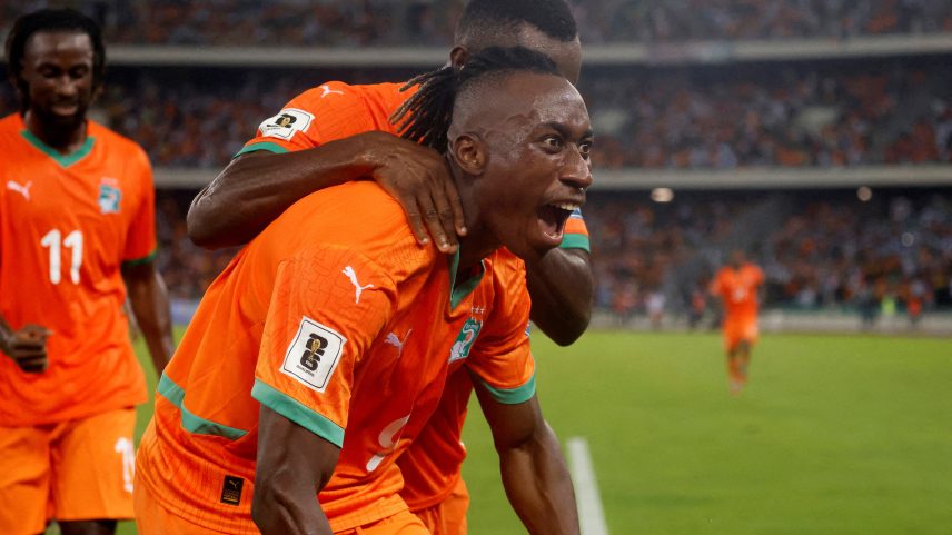 Yan Diomande em partida de Costa do Marfim contra Quênia — Foto: Luc Gnago / Reuters
