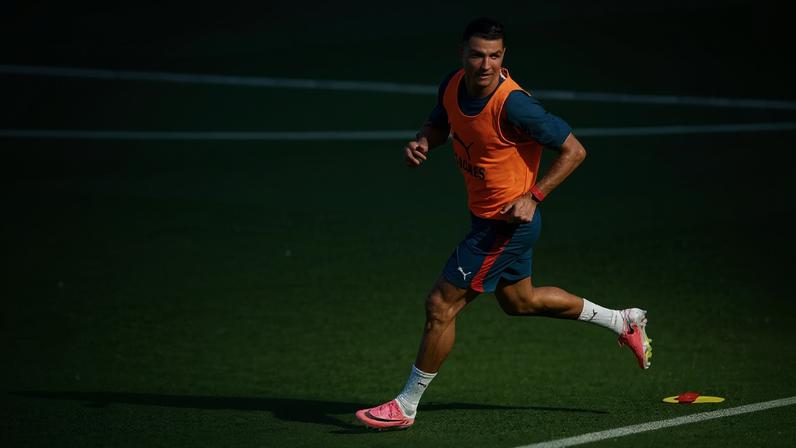 Cristiano Ronaldo em treino da seleção de Portugal antes da Copa do Mundo — Foto: Reuters