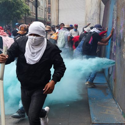 Cidade do México: protestos e confrontos com a polícia 10 dias antes da Copa