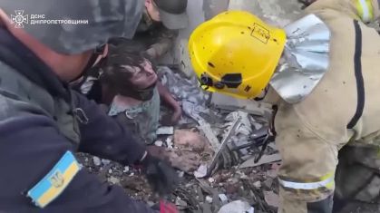 Pelo menos seis pessoas morreram e 36 ficaram feridas em Dnipro, segundo o governador regional Oleksandr Hanzha, após mísseis e drones atingirem prédios residenciais em um bombardeio noturno