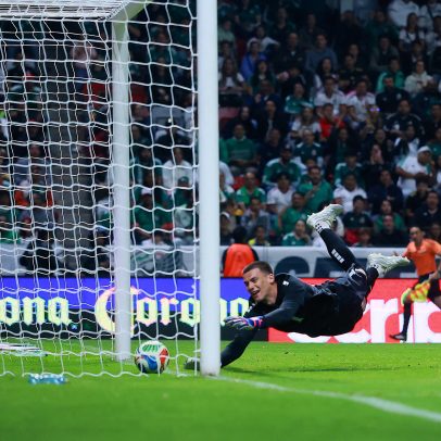 Sérvia faz gol contra inusitado em amistoso contra o México