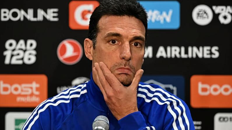 Lionel Scaloni, técnico da Argentina, em entrevista coletiva — Foto: IMAGN IMAGES via Reuters