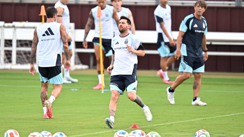 Lionel Messi em treino da Argentina — Foto: IMAGN IMAGES via Reuters