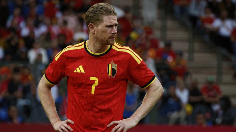 De Bruyne em amistoso com a seleção da Bélgica — Foto: Geert Vanden Wijngaert/Reuters