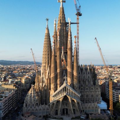 Sagrada Família, maior igreja do mundo em obras há 140 anos, missa com Leão XIV