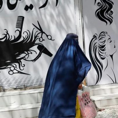 Polícia reprime protestos contra o hijab no Afeganistão