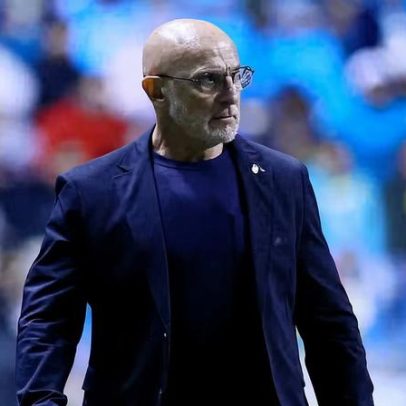 Técnico minimiza favoritismo da Espanha na Copa, afirma humildade