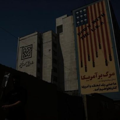 Agências iranianas dizem que assinatura de acordo com EUA no domingo é falsa