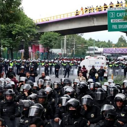 Professores no México pedem aumento de 100% em protestos contra a Copa