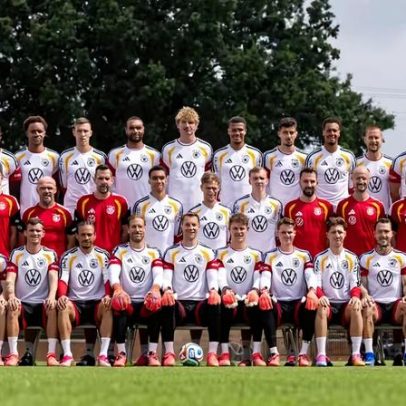 Foto oficial da Alemanha traz jogador não inscrito na Copa do Mundo