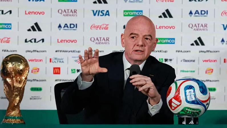 Presidente da Fifa, Gianni Infantino, em coletiva no México na véspera da Copa do Mundo de futebol em 10 de junho de 2026. — Foto: REUTERS/Henry Romero