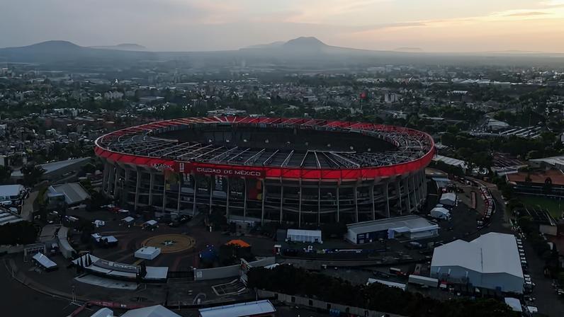 Imagem de drone do Estádio Azteca, na Cidade do México, na véspera da abertura da Copa do Mundo de 2026 — Foto: Luis Cortes/Reuters
