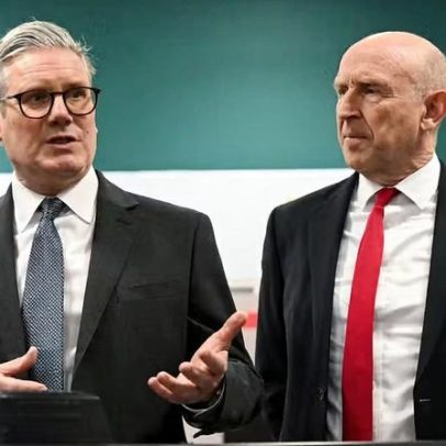 Ministro da Defesa do Reino Unido renuncia, agravando crise de Starmer